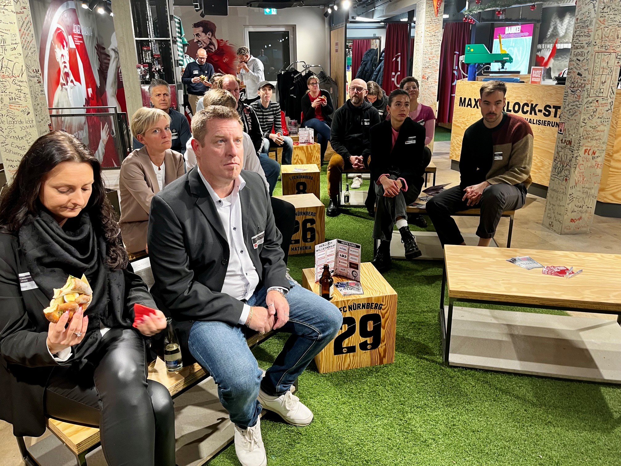 Unternehmer beim Netzwerktreffen der FCN Club-Unterstützer in Nürnberg